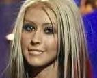 Mèches rouges - c'est peut-être la couleur qui rend le mieux avec des cheveux blonds. Même remarque que précédemment toutefois.