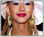Xtina avec des tresses afro, ça  décoiffe ... le résultat une fois retirées est pas mal non +... 6 heures de travail sont nécessaires en moyenne pour réaliser ce genre de coiffures.